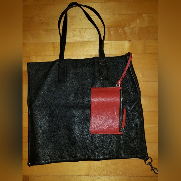 Marc Jacobs Handbags - Marc Jacobs soft black lambskin leather tote w pouch lipstick red lining Tote L